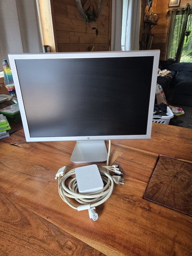 Apple cinema widescreen - apple, in